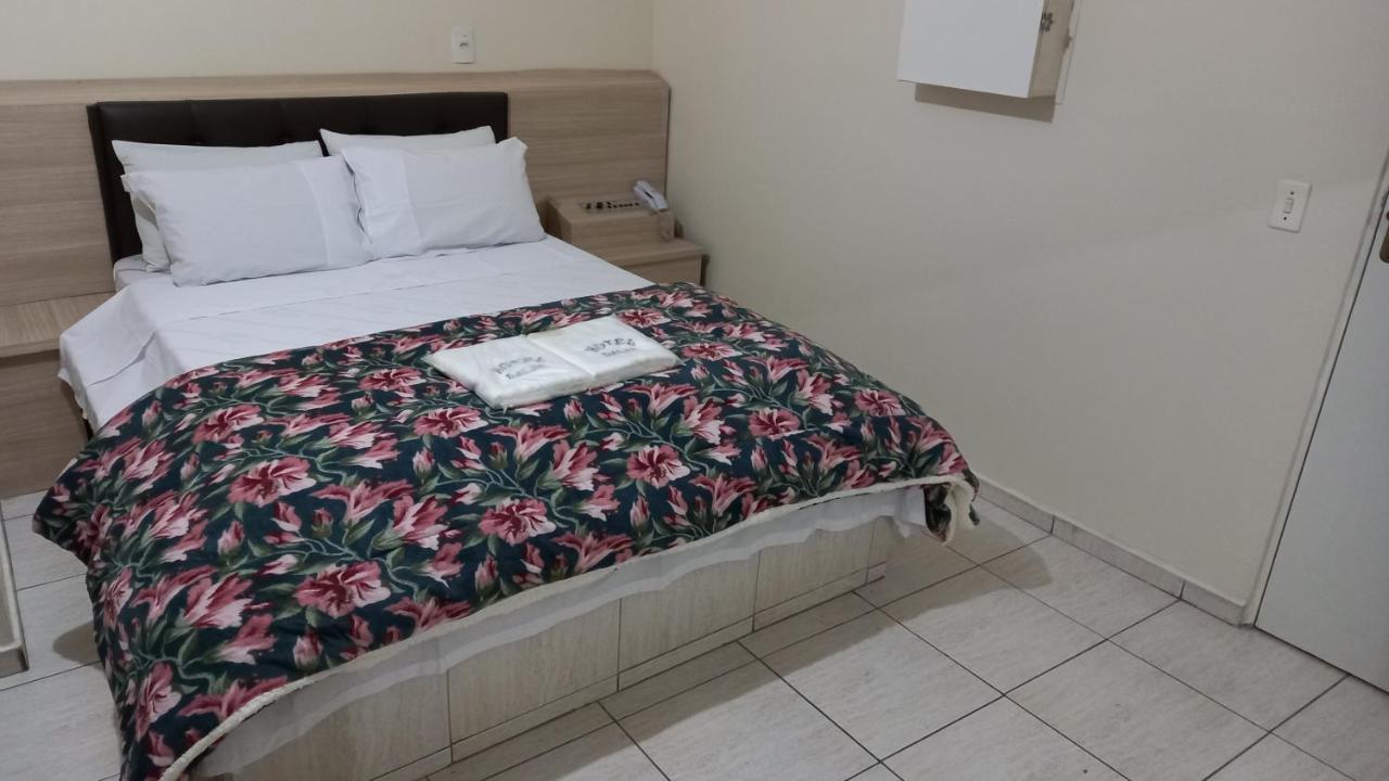 Hotel Dalias Guarulhos Buitenkant foto